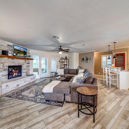 Charming Pet Friendly 4 Bdrm Home Mins To Main St And Wineries フレデリックスバーグ エクステリア 写真