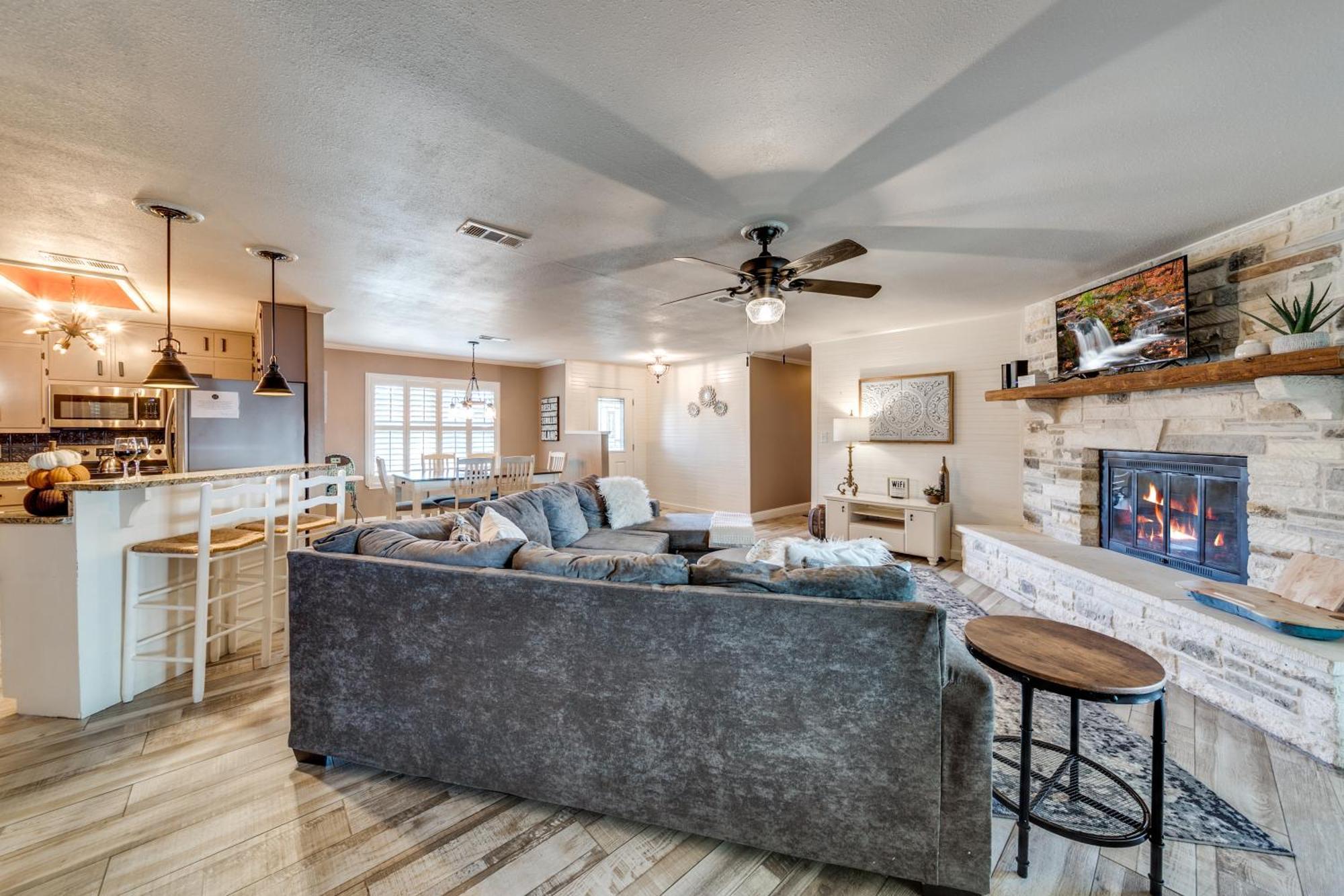 Charming Pet Friendly 4 Bdrm Home Mins To Main St And Wineries フレデリックスバーグ エクステリア 写真