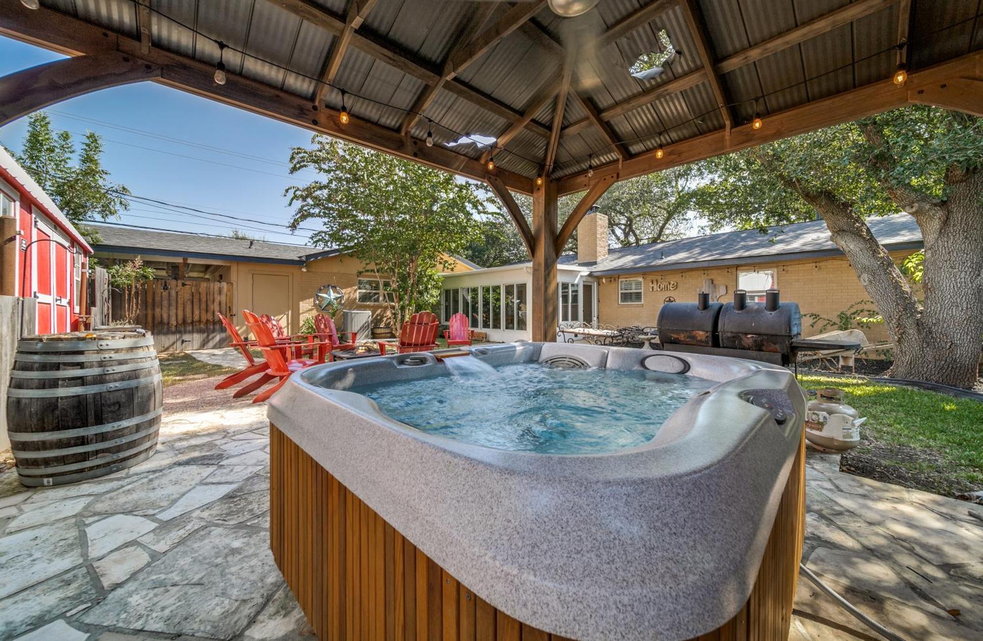 Charming Pet Friendly 4 Bdrm Home Mins To Main St And Wineries フレデリックスバーグ エクステリア 写真