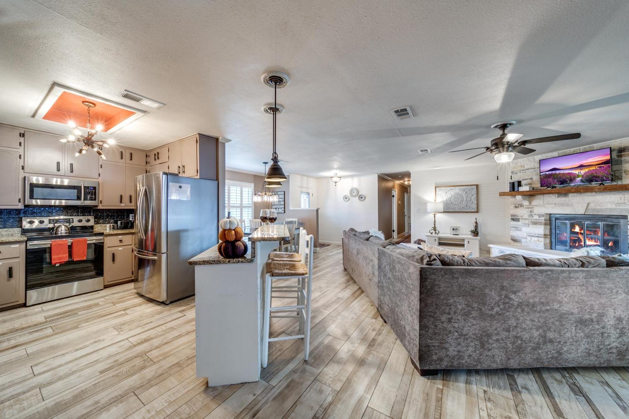 Charming Pet Friendly 4 Bdrm Home Mins To Main St And Wineries フレデリックスバーグ エクステリア 写真