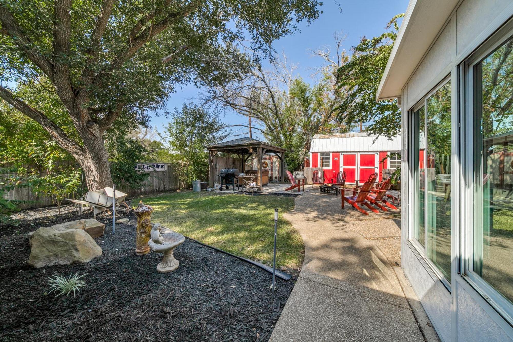 Charming Pet Friendly 4 Bdrm Home Mins To Main St And Wineries フレデリックスバーグ エクステリア 写真