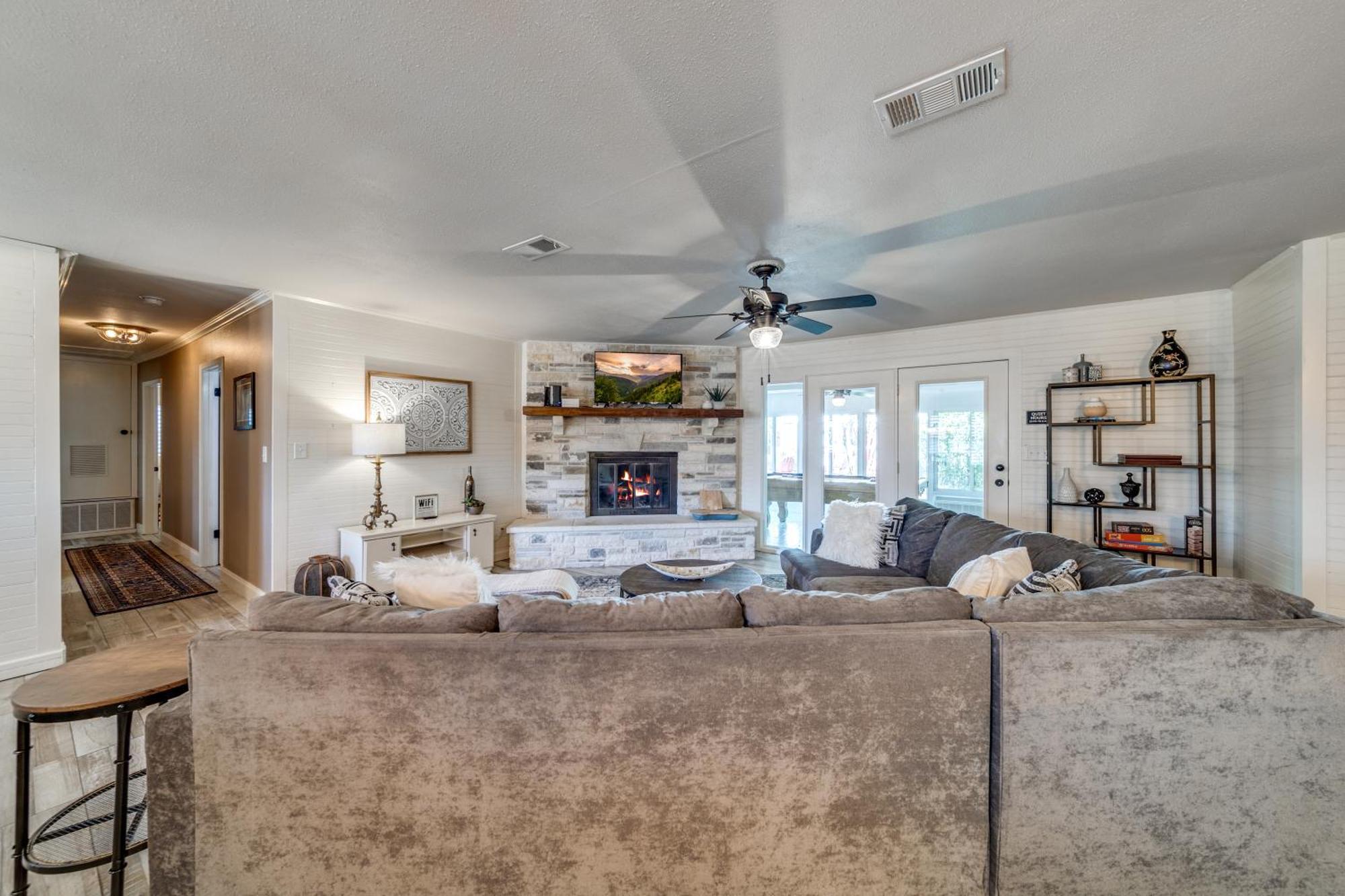 Charming Pet Friendly 4 Bdrm Home Mins To Main St And Wineries フレデリックスバーグ エクステリア 写真