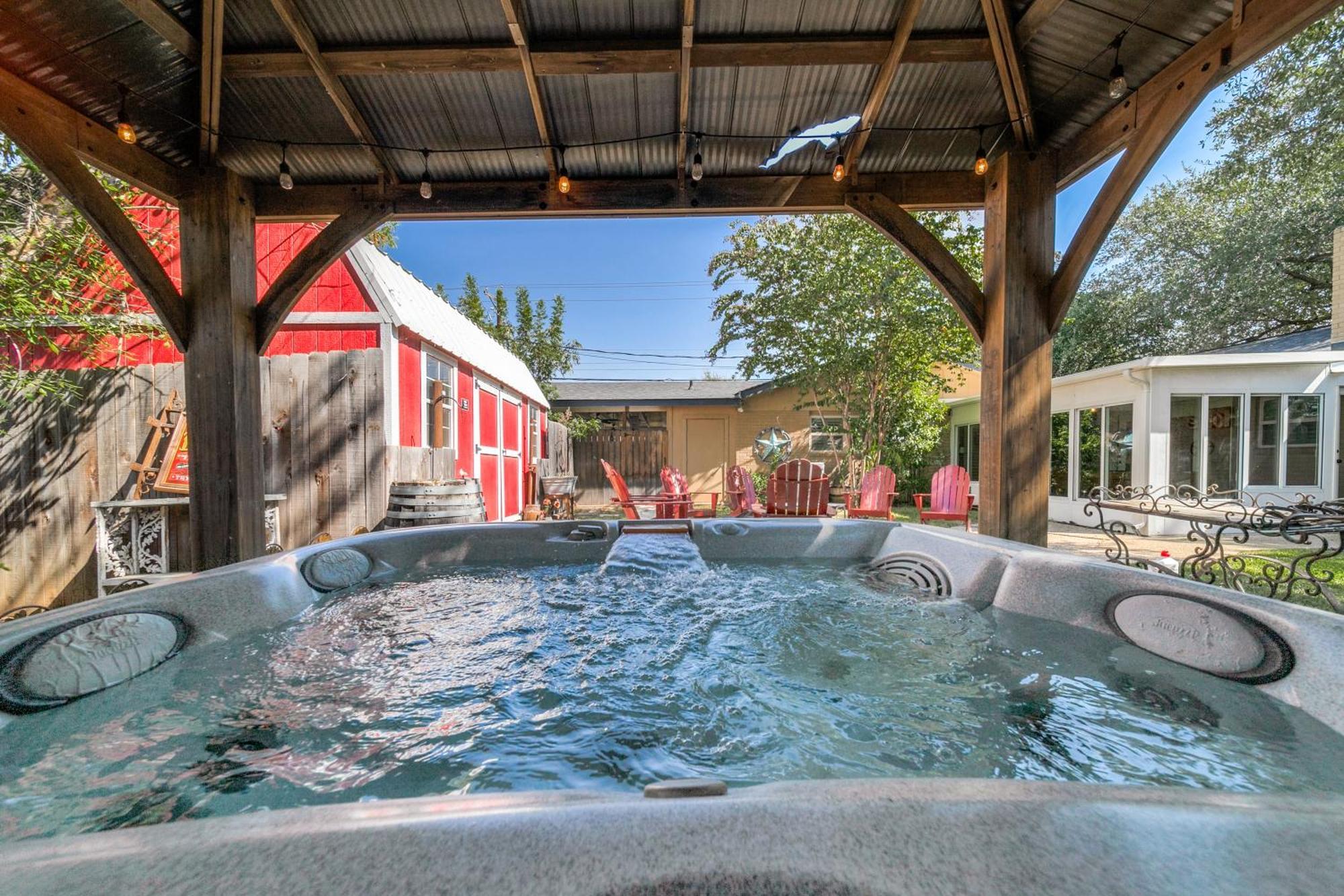 Charming Pet Friendly 4 Bdrm Home Mins To Main St And Wineries フレデリックスバーグ エクステリア 写真