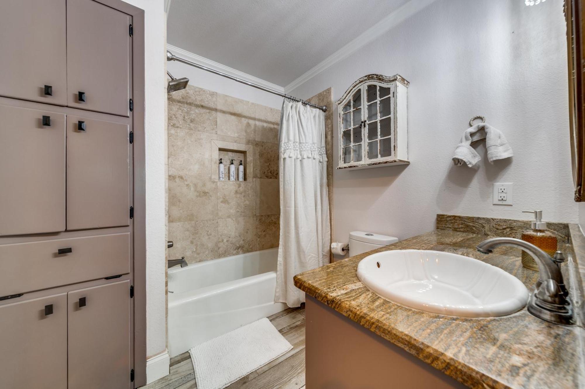 Charming Pet Friendly 4 Bdrm Home Mins To Main St And Wineries フレデリックスバーグ エクステリア 写真